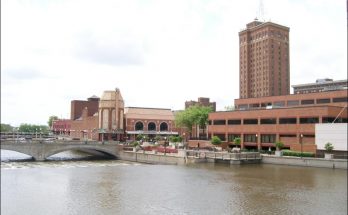 Aurora city on both sides of the Fox River at Illionis