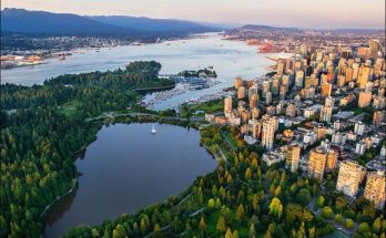 Vancouver: A natural breakpoint between land and sea communications